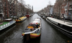 Hà Lan quyết định đóng cửa, ‘khóa’ Giáng sinh và Năm mới