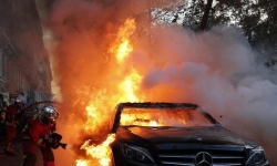 Pháp: Gần 1000 xe hơi bị thiêu rụi ngày đầu năm mới