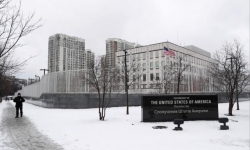 Khủng hoảng Ukraine: Mỹ đóng cửa đại sứ quán ở Kiev, Nga tiếp tục leo thang quân sự
