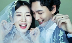 Ảnh cưới chưa công bố của Park Shin Hye và Choi Tae Joon