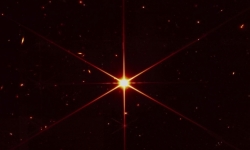 Kính viễn vọng không gian James Webb ghi lại hình ảnh đầu tiên về vũ trụ