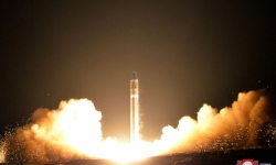 Triều Tiên phóng tên lửa xuyên lục địa lớn nhất từ trước đến nay