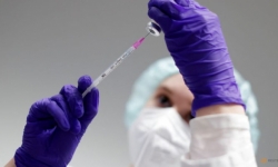 Đức phản đối việc từ bỏ bằng sáng chế vắc xin Covid-19