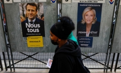 Thăm dò bầu cử Pháp: Ông Macron sẽ đánh bại bà Le Pen