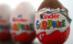 Thu hồi sản phẩm kẹo trứng socola nhãn hiệu Kinder: Nhiều phụ huynh lo ngại