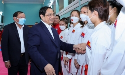 Thủ tướng thăm, động viên đoàn thể thao Việt Nam thi đấu tại SEA Games 31