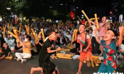 Người hâm mộ 'vỡ òa' trước chiến thắng của U23 Việt Nam