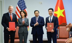 Thủ tướng chứng kiến lễ trao các văn kiện hợp tác giữa các bộ ngành, doanh nghiệp Việt Nam - Hoa Kỳ