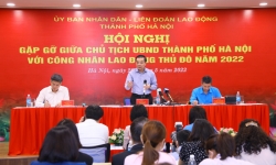 Chủ tịch UBND TP Hà Nội chia sẻ với người lao động khi giá xăng dầu tăng cao