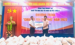 Hội Nhà báo tỉnh Khánh Hòa phối hợp tổ chức chương trình Chia sẻ yêu thương