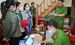 Bắt giam hai cán bộ CDC Lâm Đồng tuồn bán kit test cho Công ty Việt Á
