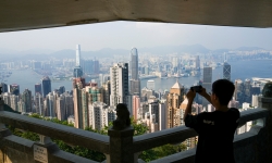 Lạm phát, lãi suất tăng khiến bất động sản hạng sang Hong Kong mất giá nhanh nhất thế giới