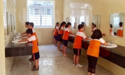 TP. HCM: Yêu cầu tăng cường đảm bảo chất lượng nhà vệ sinh ở trường học