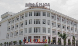 Khách sạn Đông Á (DAH) doanh thu giảm 96,5%, cổ phiếu bị thao túng giá