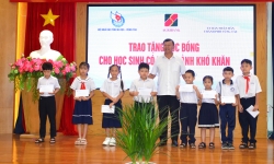 Hội Nhà báo tỉnh Bà Rịa - Vũng Tàu trao tặng học bổng cho học sinh nghèo