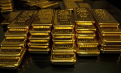 Giá vàng thế giới 16/12: Giảm 2% xuống mức thấp nhất trong 1 tuần
