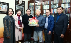 Lãnh đạo Hội Nhà báo Việt Nam thăm và chúc Tết nhà báo lão thành Phan Quang