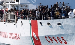 Hơn 1300 người di cư được giải cứu ở Ý