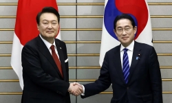 Nhật Bản, Hàn Quốc nối lại quan hệ tại hội nghị thượng đỉnh Tokyo