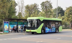 Hà Nội: Đề xuất thí điểm đặt hàng sử dụng xe buýt điện trong 1 năm