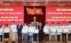 Thanh Hóa: Khen thưởng cho học sinh và giáo viên có học sinh đoạt giải quốc gia THPT