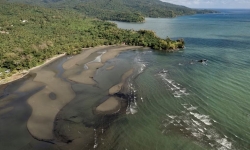 Philippines tìm thấy xác tàu nhiên liệu trong vụ tràn dầu