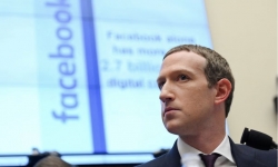 Ông chủ Facebook bị kiện vì không giải quyết nạn buôn bán tình dục trẻ em