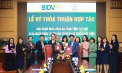 BIDV và Trường Đại học Y Hà Nội ký kết Thỏa thuận hợp tác giai đoạn 2023-2028 và trao tài trợ
