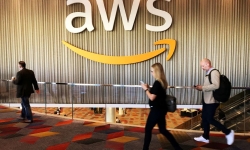 Amazon tăng tốc trong cuộc đua AI với Microsoft và Google