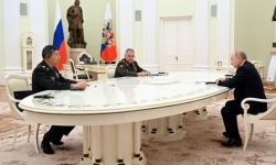 Tổng thống Nga Putin hội đàm với Bộ trưởng Quốc phòng Trung Quốc