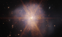 Kính viễn vọng Webb chụp được vụ nổ sao khi các thiên hà va chạm vào nhau