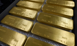 Giá vàng đột ngột “rơi tự do” xuống 55,7 triệu đồng/lượng