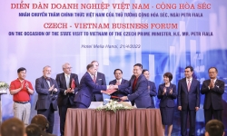 Vietjet ký thoả thuận hợp tác cùng trường bay F Air trước sự chứng kiến của Thủ tướng hai nước Việt Nam - Séc