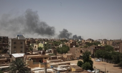 Các phe phái ở Sudan đồng ý ngừng bắn 72 giờ, Hội đồng Bảo an họp khẩn
