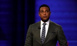 Người dẫn chương trình nổi tiếng của CNN bị sa thải trong tranh cãi