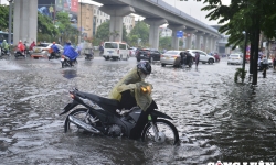 Hà Nội: Khuyến cáo chủ phương tiện di chuyển an toàn trong mùa mưa bão