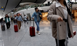 Người Trung Quốc đổ xô xin thị thực đi nghỉ hè ở nước ngoài lần đầu sau COVID-19