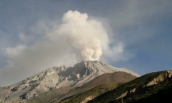 Núi lửa Ubinas phun trào, Peru sắp ban bố tình trạng khẩn cấp