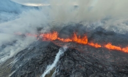 Núi lửa phun trào gần thủ đô của Iceland