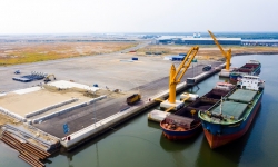 Đưa vào khai thác cảng cạn Phú Mỹ, nâng cao năng lực vận tải