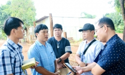 Hội Nhà báo tỉnh Gia Lai đưa các phóng viên, nhà báo đi thực tế