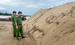 Quảng Bình: Điều tra Công ty TNHH Xây dựng Hoàng Phúc thuê người khai thác gần 2000m3 cát trái phép
