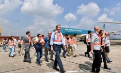 Chuyên gia hàng không từ nhiều nước thăm cơ sở bảo dưỡng hàng không của Việt Nam