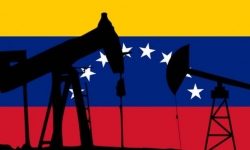 Mỹ dỡ bỏ lệnh trừng phạt dầu mỏ Venezuela trong 6 tháng