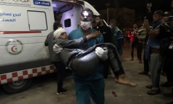Xe tăng Israel bao vây bệnh viện thứ hai ở Gaza, mở rộng mục tiêu tấn công