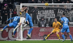 Đánh bại đương kim vô địch Napoli, Juventus vươn lên dẫn đầu Serie A