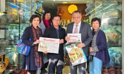 Đoàn công tác Hội Nhà báo tỉnh Chiang Mai, Thái Lan thăm làng nghề gốm sứ Bát Tràng – Hà Nội