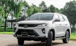 Toyota Việt Nam bất ngờ giảm sâu mẫu xe từng “hot” một thời