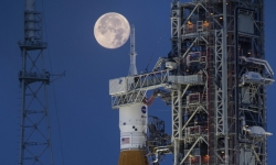 NASA hoãn sứ mệnh đổ bộ lên Mặt trăng đến năm 2026