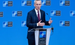 NATO cam kết viện trợ quân sự và kinh tế lớn hơn cho Ukraine